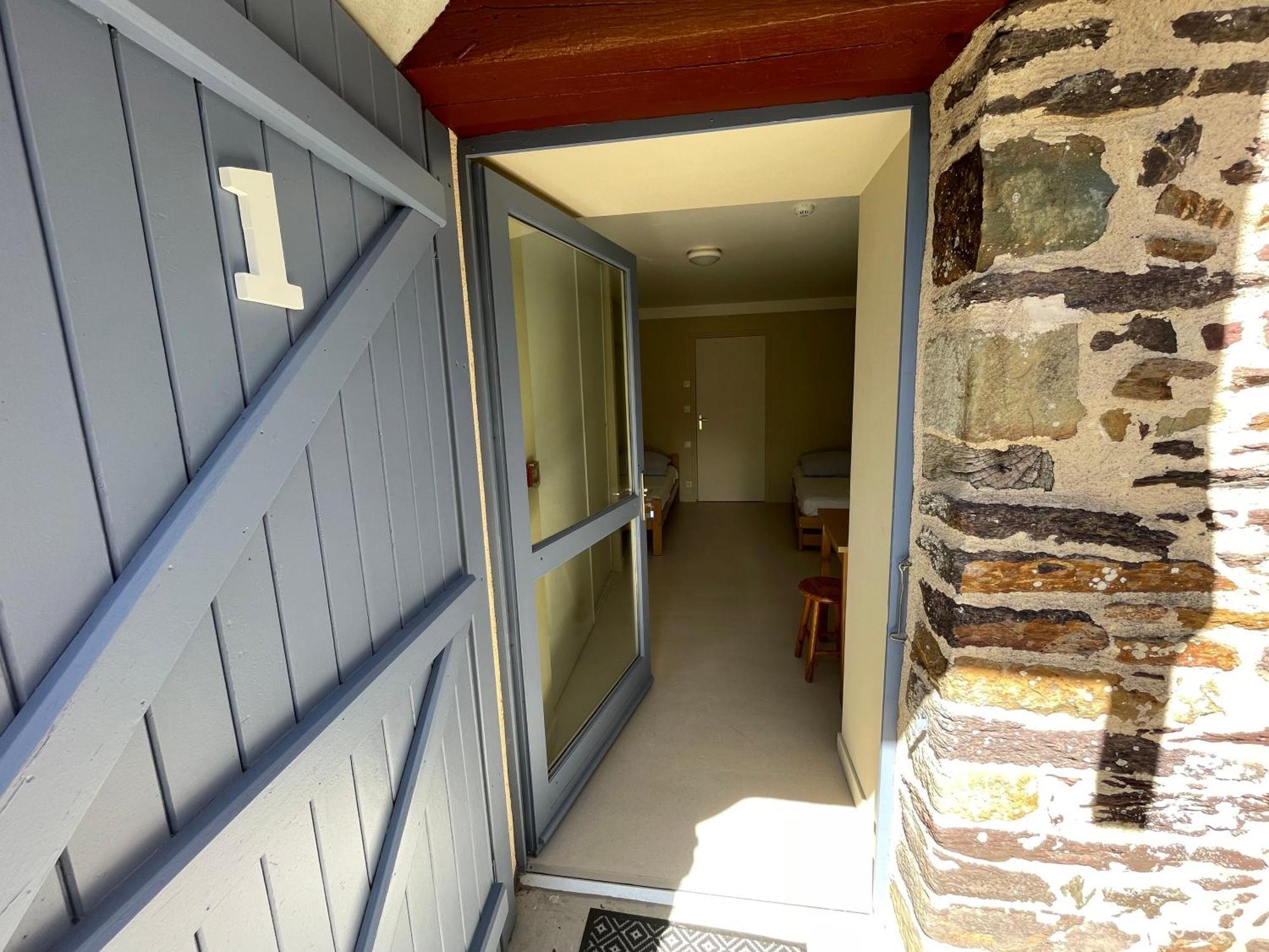 Auberge Val Sans Retour Trehorenteuc Exterior photo